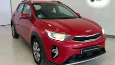 Rojo Usado 2024 Kia Stonic SUV | 19.900 € (Precio justo)