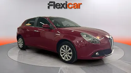 Usado Alfa Romeo Giulietta 120 CV (88 kW) 2017 Rojo Utilitario
