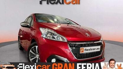 Usado Peugeot 208 Allure 100 CV (73 kW) 2017 Burdeos Utilitario