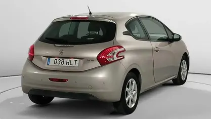 Käytetty Peugeot 208 Active 83 HP (61 kW) 2012 Peessi Viistoperä