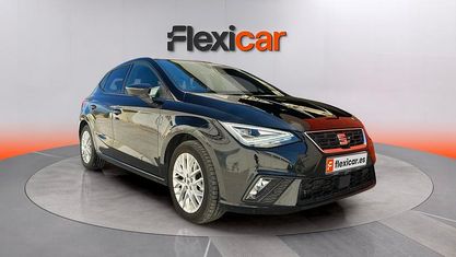 Usado Seat Ibiza FR 110 CV (80 kW) 2024 Negro Utilitario