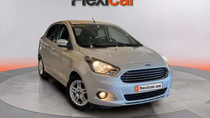 Usado Ford Ka Plus 86 CV (63 kW) 2017 Gris Utilitario