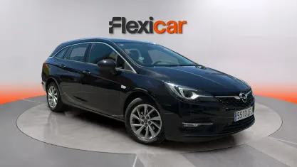 Usado Opel Astra Ultimate 145 CV (106 kW) 2020 Negro Familiar