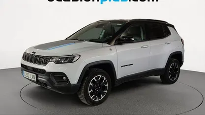 Usado Jeep Compass Trailhawk 241 CV (177 kW) 2022 Gris SUV