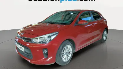 Usado Kia Rio 101 CV (74 kW) 2019 Rojo Utilitario