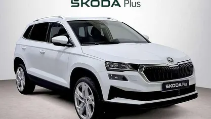 Blanco Nuevo 2025 Skoda Karoq SUV | 34.200 € (Precio justo)
