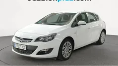 Blanco Usado 2015 Opel Astra Excellence Utilitario | 10.990 € (Precio justo)