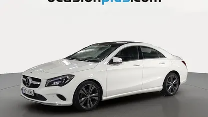 Usado Mercedes CLA200 156 CV (114 kW) 2018 Blanco Berlina