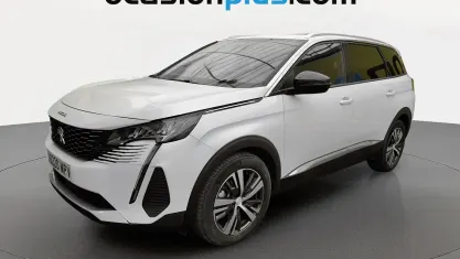 Usado Peugeot 5008 Allure 136 CV (100 kW) 2024 Blanco SUV