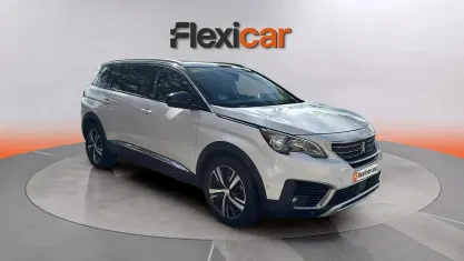 Usado Peugeot 5008 Allure 131 CV (96 kW) 2018 Blanco SUV
