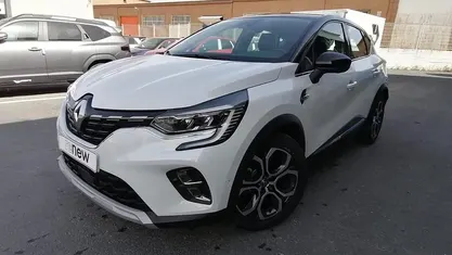 Begagnad Renault Captur Zen 160 HK (117 kW) 2021 Vit SUV
