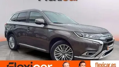 Usado 2019 Mitsubishi Outlander P-HEV SUV | 18.490 € (Precio justo)