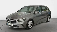 Gris Usado 2021 Mercedes B180 Monovolumen | 22.137 € (Super precio)