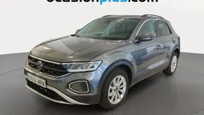 Usado VW T-Roc Life 110 CV (80 kW) 2024 Gris SUV