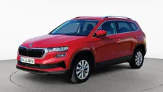 Rojo Usado 2023 Skoda Karoq Ambition SUV | 20.273 € (Super precio)
