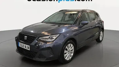 Usado Seat Arona Style 110 CV (80 kW) 2023 Gris SUV