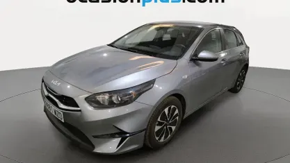 Usado Kia Ceed 101 CV (74 kW) 2025 Gris plata Utilitario