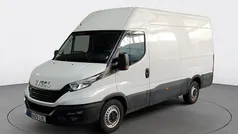 Blanco Usado 2022 Iveco Daily Berlina | 21.728 € (Precio justo)