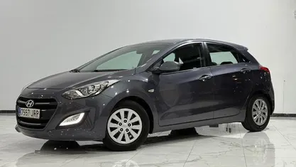 Gris Usado 2016 Hyundai i30 Utilitario | 9890 € (Buen precio)