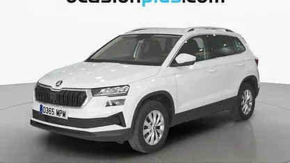 Usado Skoda Karoq Selection 116 CV (85 kW) 2024 Blanco SUV