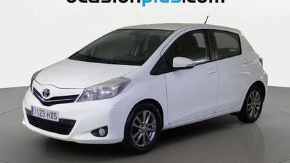 Używany Toyota Yaris Active 90 KM (66 kW) 2014 Biały Hatchback