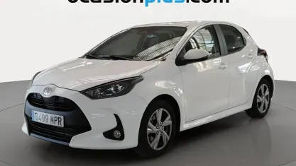 Usado Toyota Yaris Active 116 CV (85 kW) 2024 Blanco Utilitario