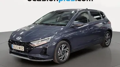 Usado Hyundai i20 101 CV (74 kW) 2024 Gris Utilitario