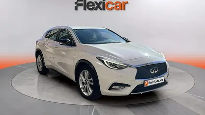 Usado Infiniti Q30 Premium 122 CV (89 kW) 2018 Blanco Utilitario