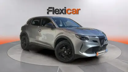 Usado Alfa Romeo Junior 136 CV (100 kW) 2025 Gris SUV