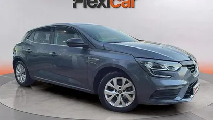 Usado Renault Mégane IV LIMITED 140 CV (102 kW) 2020 Gris Berlina