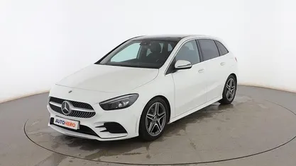 Usado Mercedes B200 AMG line 150 CV (110 kW) 2022 Blanco Monovolumen