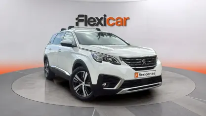 Usado Peugeot 5008 Active 130 CV (95 kW) 2019 Blanco SUV