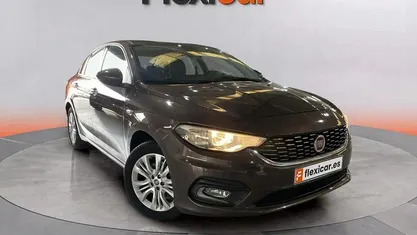 Usado Fiat Tipo Business 95 CV (69 kW) 2016 Marrón Berlina