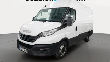 Usado Iveco Daily 156 CV (114 kW) 2023 Blanco Familiar