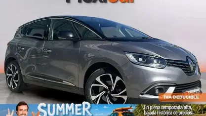 Usado Renault Scénic LIMITED 120 CV (88 kW) 2020 Marrón Monovolumen