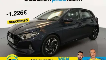 Usado Hyundai i20 101 CV (74 kW) 2022 Gris Utilitario