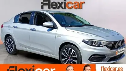 Usado Fiat Tipo Lounge 95 CV (69 kW) 2016 Gris Berlina