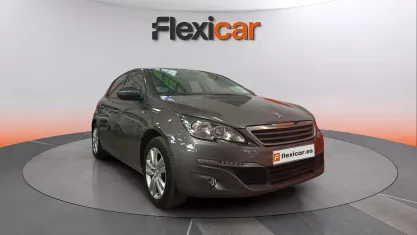 Usado Peugeot 308 Allure 130 CV (95 kW) 2016 Granate Berlina