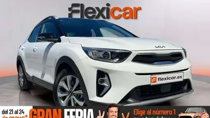 Usado Kia Stonic 120 CV (88 kW) 2023 Blanco SUV