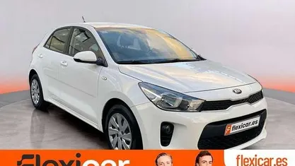 Usado Kia Rio 84 CV (61 kW) 2018 Blanco Utilitario