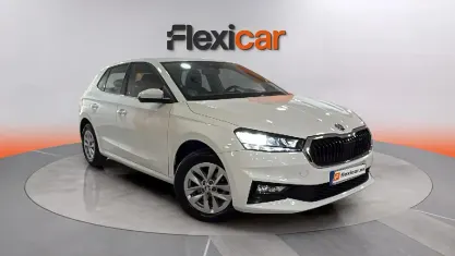 Usado Skoda Fabia Active 80 CV (58 kW) 2023 Blanco Utilitario