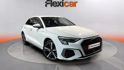 Käytetty Audi A3 S-Line 204 HP (150 kW) 2022 Valkoinen Sedan