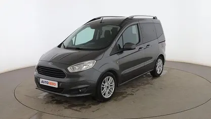 Usado Ford Tourneo Courier Titanium 100 CV (73 kW) 2017 Gris Monovolumen