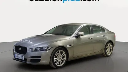 Usado Jaguar XE Pure 180 CV (132 kW) 2017 Gris plata Berlina