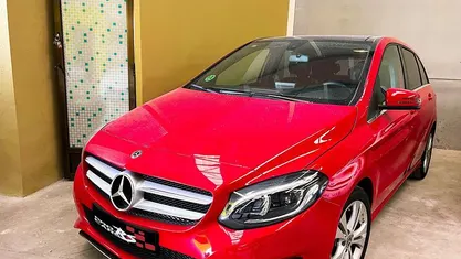 Usado Mercedes B180 122 CV (89 kW) 2018 Rojo Monovolumen