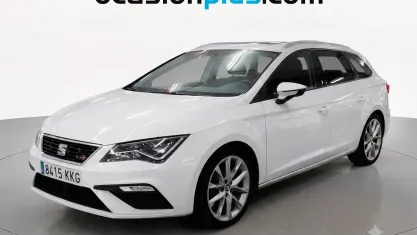Usado Seat Leon FR 125 CV (91 kW) 2018 Blanco Monovolumen