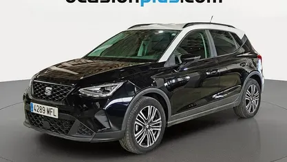 Usado Seat Arona Style 110 CV (80 kW) 2023 Negro SUV