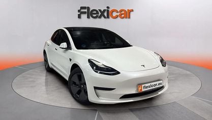 Używany Tesla Model 3 RWD 367 kW (499 KM) 2023 Biały Sedan/Limuzyna
