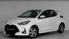 Usado 2024 Toyota Yaris Hybrid Active Berlina | 20.690 € (Precio justo)