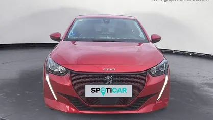 Usado Peugeot e-208 Allure 100 kW (136 CV) 2020 Rojo Utilitario